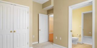 PORT WARWICK Gallery 16