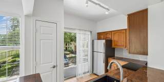 St. Moritz Apartments Gallery 23