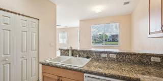 2584 SW Stockbridge Sq SW Gallery 37