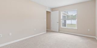 5 Seabury Place Gallery 16