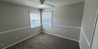 2 bedroom | 1 bathroom | Single family home with pool + detached room & full bathroom Gallery 21
