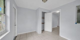 1527 Gardenia Avenue Gallery 29