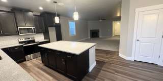 Beautiful Newer Built 3-Bedroom, 2 bath Home in Meadows at West Highlands Gallery 12