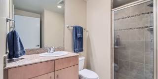 2-BDR Retreat with Rooftop Pool & Gym Gallery 27