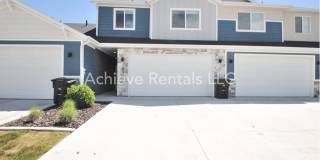 Golf, Parks & Home Sweet Home | Logan Utah Townhome Gallery 1