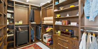 1000 Venetian Way Gallery 21