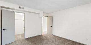 Oval Spring Apartments Gallery 16