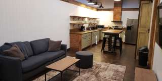 1/2 off 1 month-Charming Industrial 4 Bedroom/4 Bathroom Apartment in Pigtown, MD! Gallery 4
