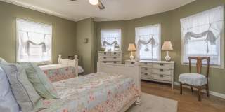 34 4th Avenue Gallery 15