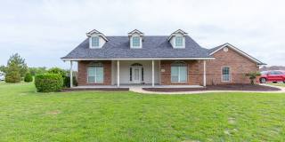 4 bedroom, 2 bath, 2 car garage! 1 acre Gallery 1