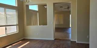 Four bedroom on corner with cul-de-sac Gallery 1