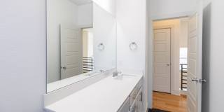Amazing and peaceful 3/2.5 home in Austin! Amazing and peaceful 3/2.5 home in Austin! Gallery 21