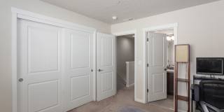 Spectacular 2 Bed | 2.5 Bath + Office/Den Townhome | Prime Hillsboro Location | Modern Living | Close to Everything Gallery 12