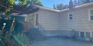 Beautiful 3 bed/2 bath On South Hill! Gallery 23