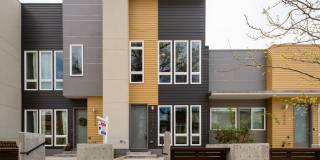 Modern 3 bed / 4 bath, 3 story townhome! Gallery 3