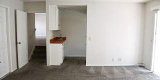 522 East Collins Gallery 31