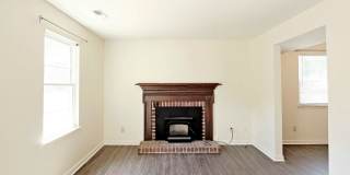 Move-in Ready/Pet-Friendly Briarwood Duplex Gallery 1