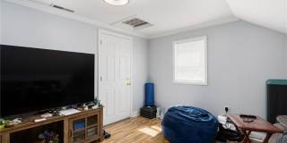 90 Pleasant St Gallery 8