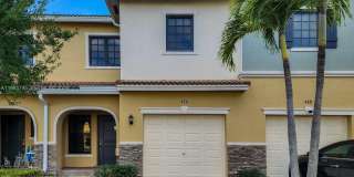 470 NE 194th Ter Gallery 1