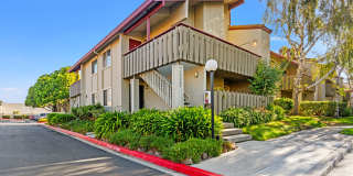 Bright & Spacious 2 Bed, 2 Bath Upstairs Haven in Newark | Private Balcony & Brand New Appliances! Gallery 1