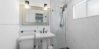 2725 SE 2nd Ct Gallery 15