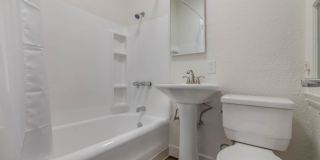 1412 N. Gordon St. Gallery 14