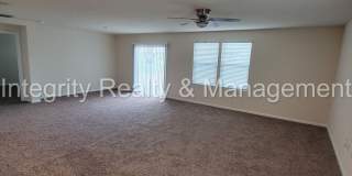 Newer 4 Br, 2 Bath home Gallery 33
