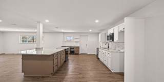 192 Oriole Gallery 1
