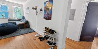 Bright and Sunny Updated 3-bed/1-bath near Loyola Gallery 9