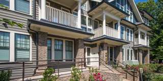 525 East Apartments Gallery 31
