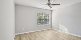 13700 Richmond Park Drive North - 12071207 Gallery 7