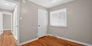 Charming 3BR House in Aurora Gallery 15