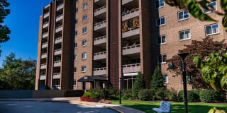 Laurel Village Apartments Gallery 22