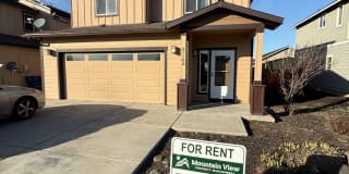 4 Bed/2.5 Bath Single Family Home in SE Bend Gallery 1