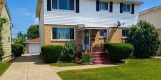 61 Beach Road Gallery 1