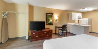 Los Angeles - Ontario Airport Gallery 23