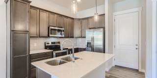 Beautiful 3 Bed 2.5 Bath Townhome with 2 Car Garage in Longmont Beautiful 3 Bed 2.5 Bath Townhome with 2 Car Garage in Longmont Gallery 9