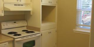 Stunning 2 Bed, 2 1/2 Bath Townhouse Available July 2026 Gallery 5