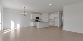 Like-New Ashton Woods Spacious 5BR 4BA, Prime Location Near I-4! Gallery 7