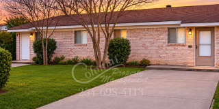 504 Sunset Ln Gallery 1