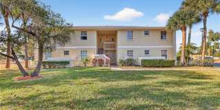 1564 SE Royal Green Circle Gallery 1