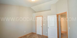 Pleasant Hill Townhome with 2-Car Garage, Walk-In Closets & Deck Gallery 8