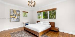 4340 Pine Tree Dr Gallery 20