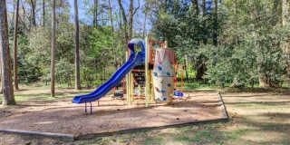 1921 Walthall Drive NW Gallery 40