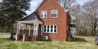 2 bedroom 1.5 bath house available now! Gallery 1