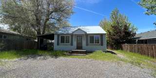 2 Bed /1 Bath Home with Large Backyard and Great Location Gallery 1