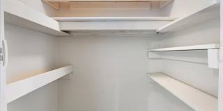 Spacious 4 Bed Condo Gallery 18
