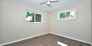 Great house near UCCS with 2x kitchen and 2x laundry! Gallery 11