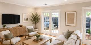 Harleston Village Town Home - Steps to the Battery, Colonial Lake and King Street! Gallery 1