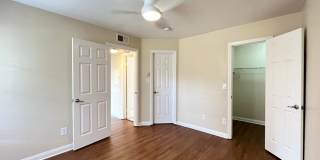 1 bed, 1 bath located in Corona! Gallery 19